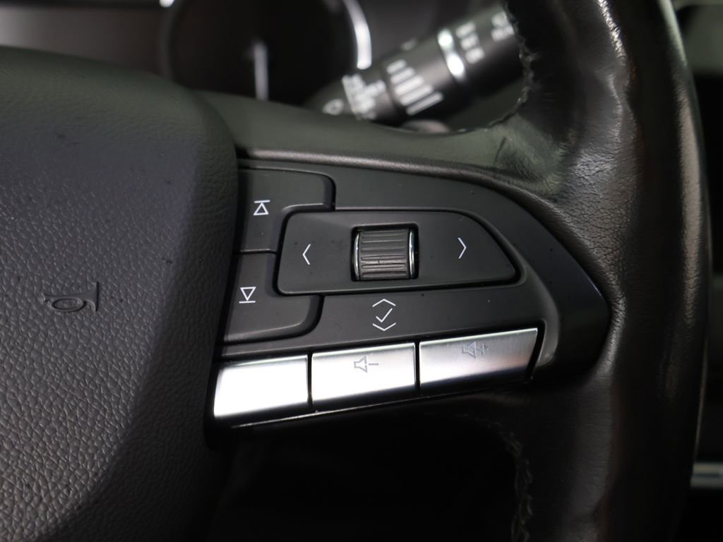 Used 2020 Cadillac XT4 Premium Luxury w/ Cold Weather Package AWD/4WD image 45