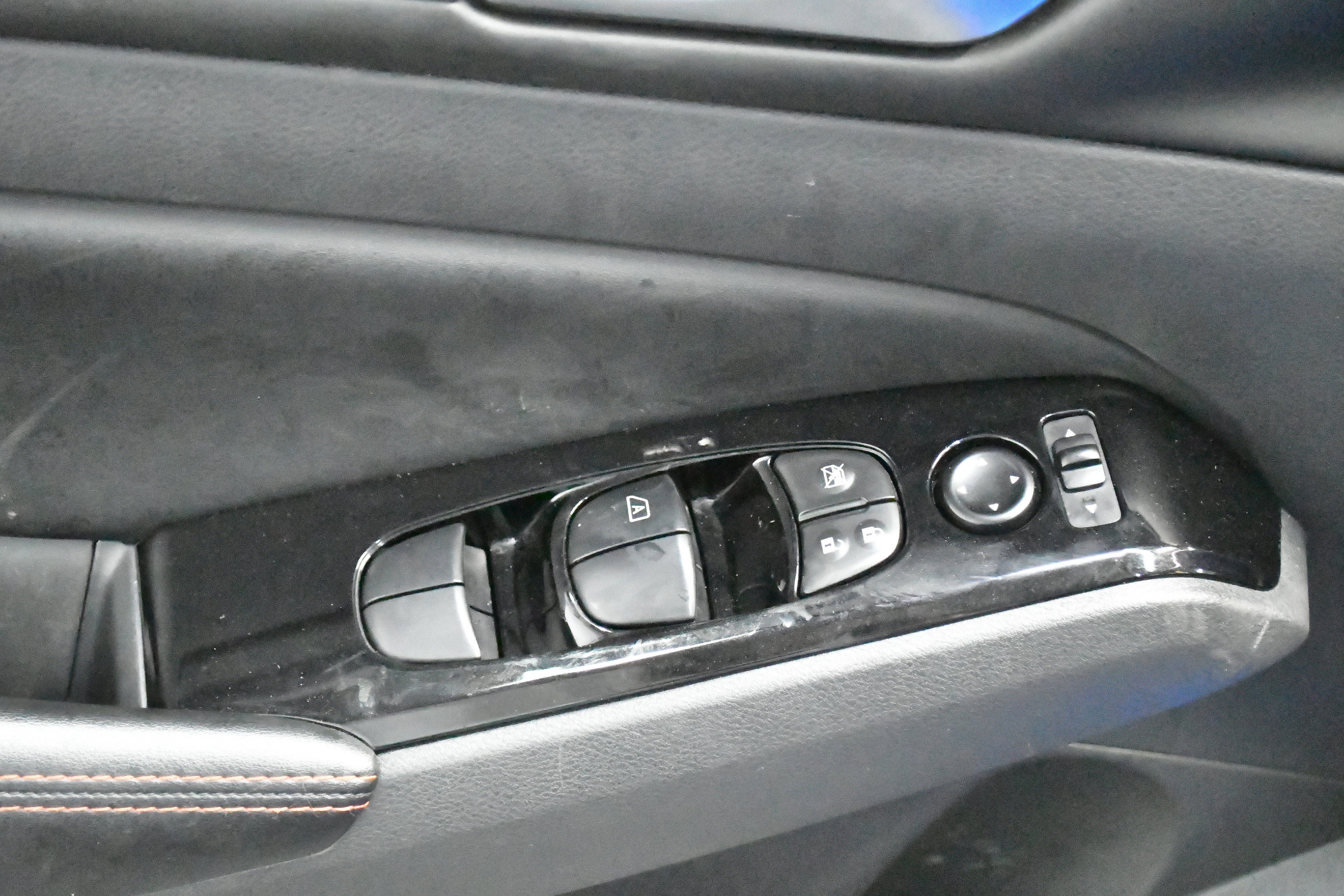 Used 2025 Nissan Altima 2.5 SR image 15