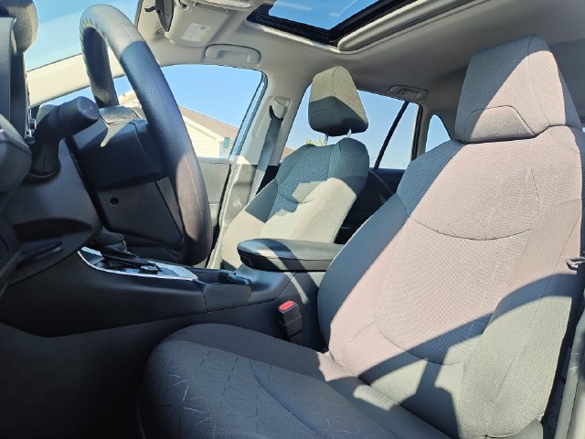 Used 2021 Toyota RAV4 XLE w/ Convenience Package AWD/4WD image 13