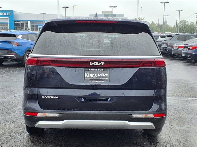 Certified 2024 Kia Carnival LX image 5