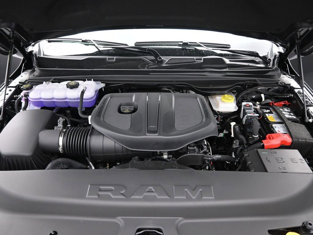 New 2026 RAM 1500 4x4 Crew Cab image 33
