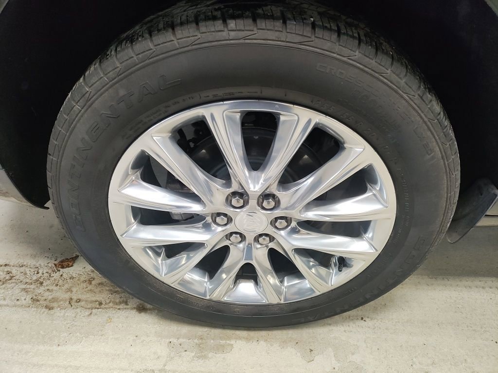 Used 2020 Buick Enclave Premium w/ Sun and Sites Package image 3