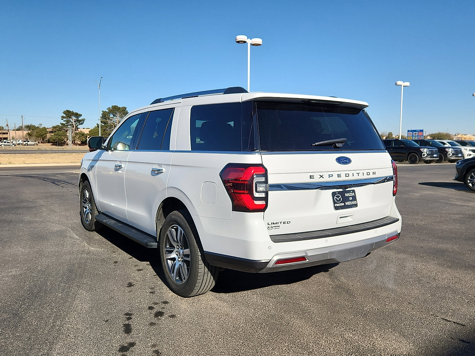 Used 2024 Ford Expedition Limited image 5