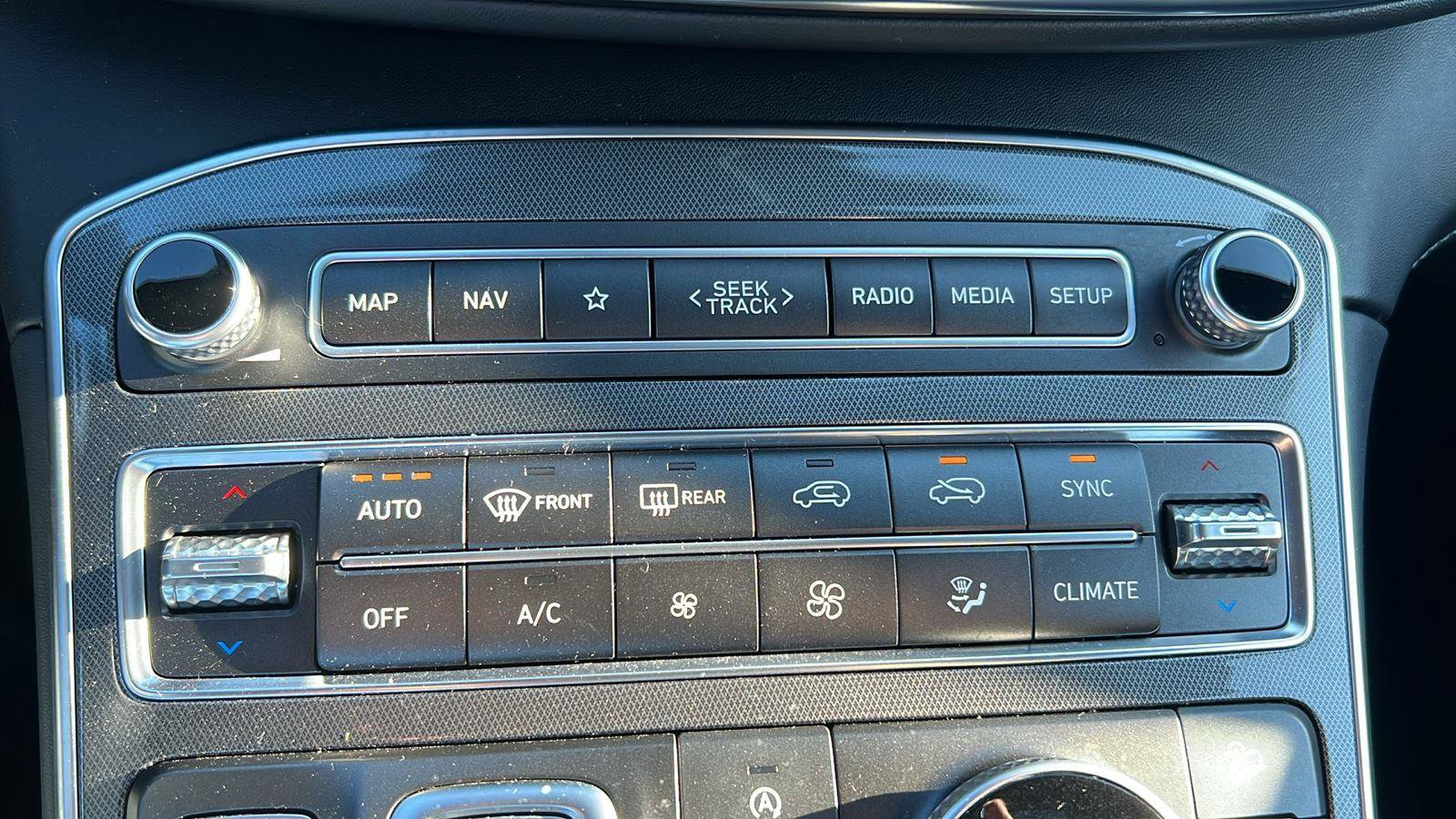 Used 2023 Hyundai Santa Fe Calligraphy image 28