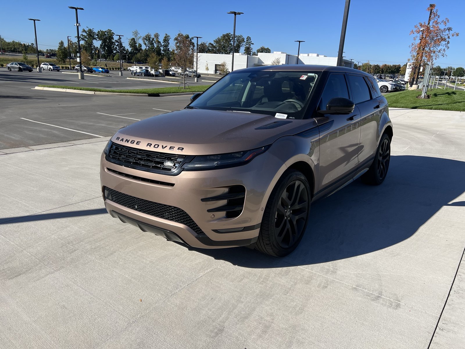 Used 2024 Land Rover Range Rover Evoque Dynamic SE AWD/4WD image 5