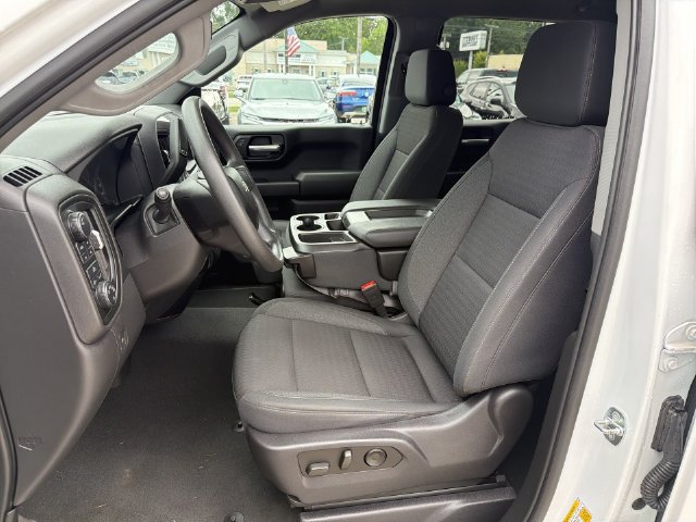 Used 2023 Chevrolet Silverado 1500 Custom Trail Boss w/ LPO, Dark Essentials Package AWD/4WD image 14