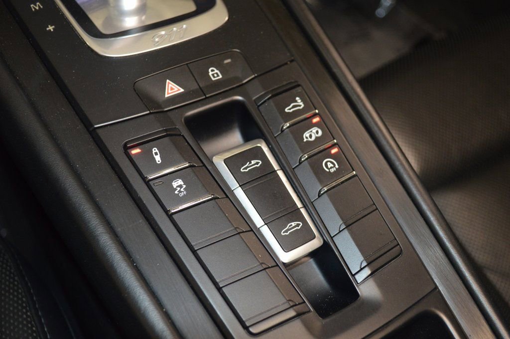 Certified 2019 Porsche 911 Targa 4 GTS AWD/4WD image 30