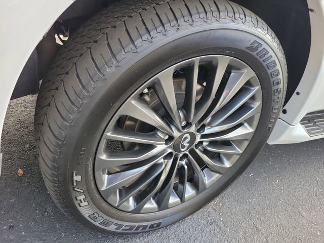 Used 2024 INFINITI QX80 Sensory image 6