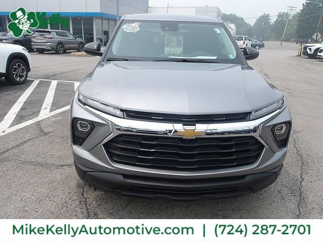 Used 2024 Chevrolet TrailBlazer LS w/ LS Convenience Package FWD image 2
