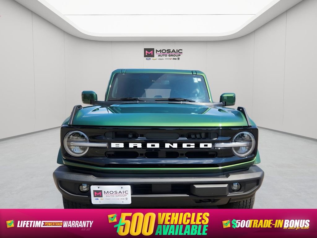 Used 2023 Ford Bronco Outer Banks image 2