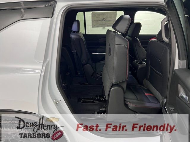 New 2026 Chevrolet Traverse RS w/ LPO, Floor Liner Package FWD image 45