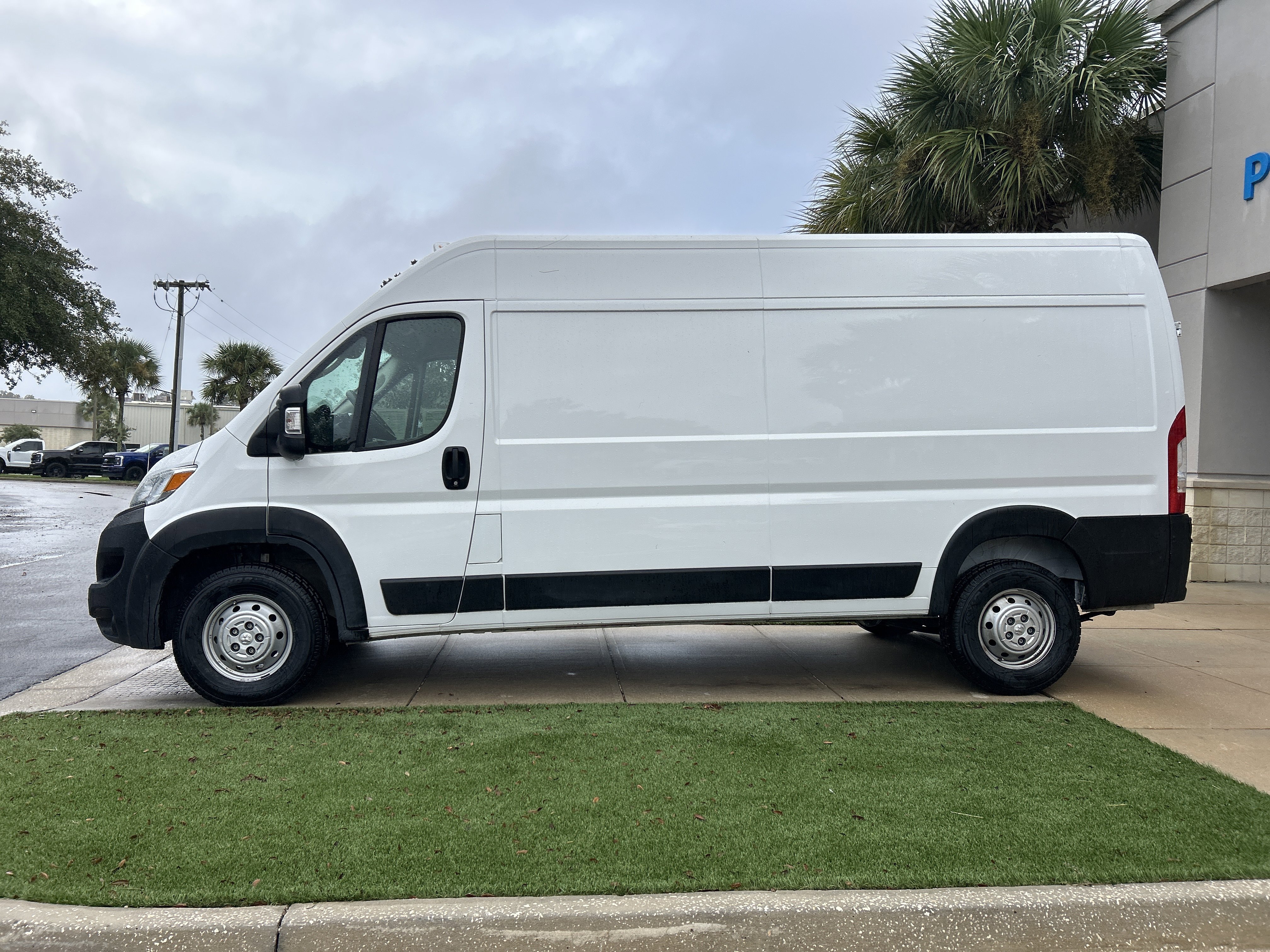 Used 2023 RAM ProMaster 2500 image 4