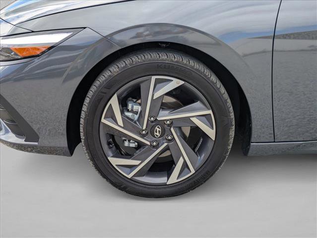 Certified 2025 Hyundai Elantra Sport image 22