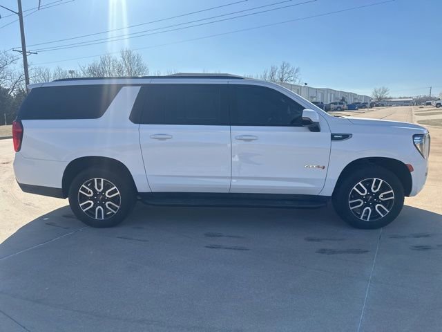Used 2022 GMC Yukon XL AT4 image 6