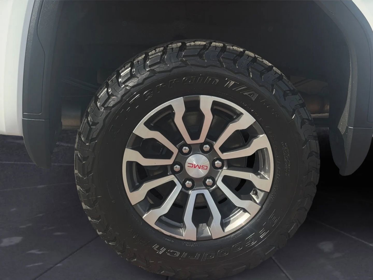 Used 2022 GMC Sierra 1500 AT4 image 32