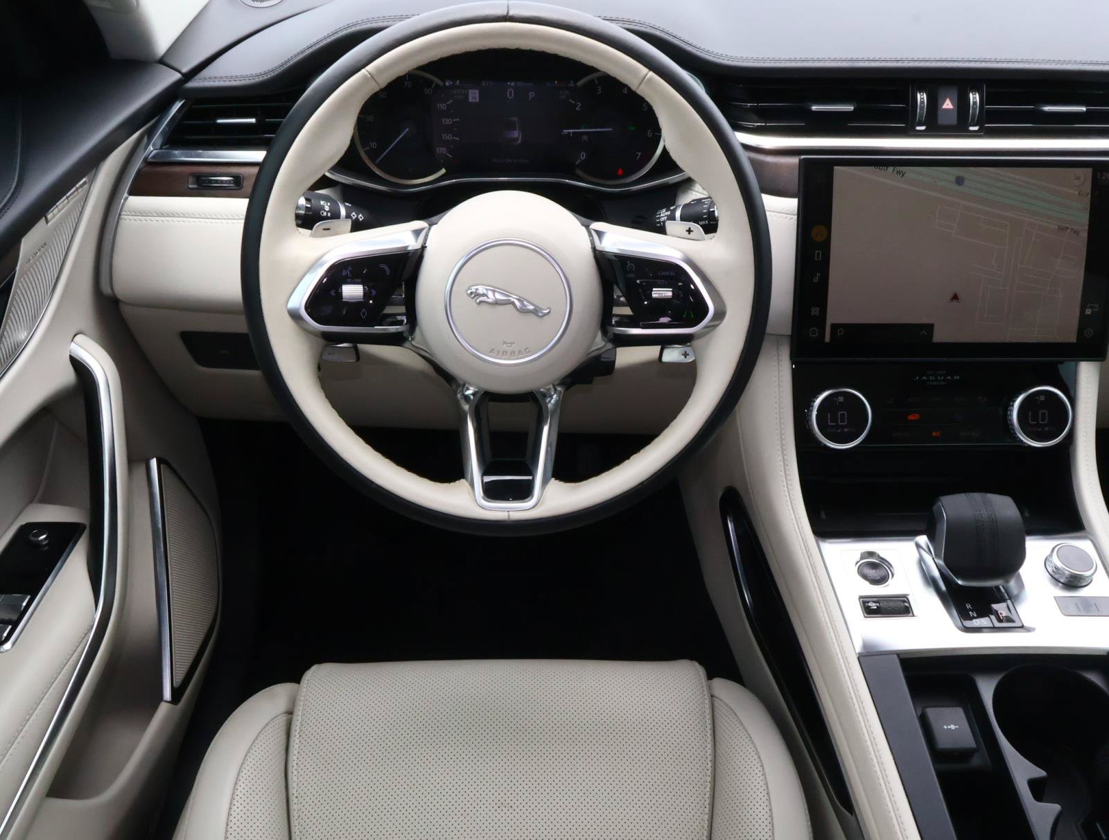 Used 2023 Jaguar F-PACE S AWD/4WD image 9