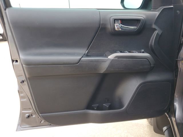 Used 2023 Toyota Tacoma TRD Off-Road image 17