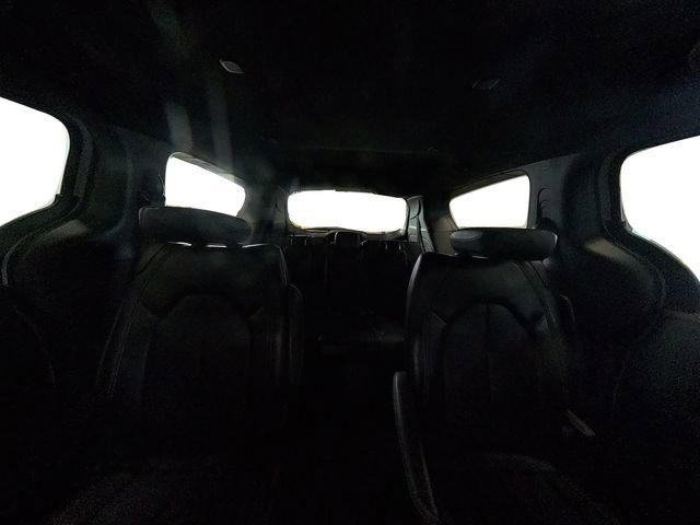 Used 2025 Chrysler Pacifica Select image 35