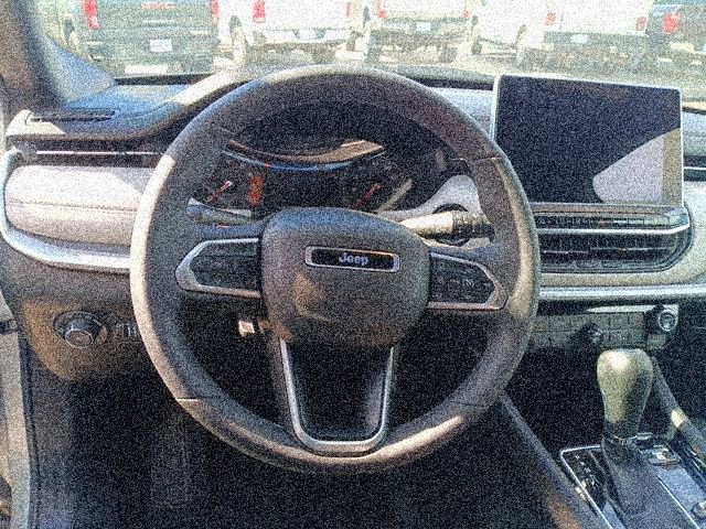 Used 2025 Jeep Compass Limited AWD/4WD image 32
