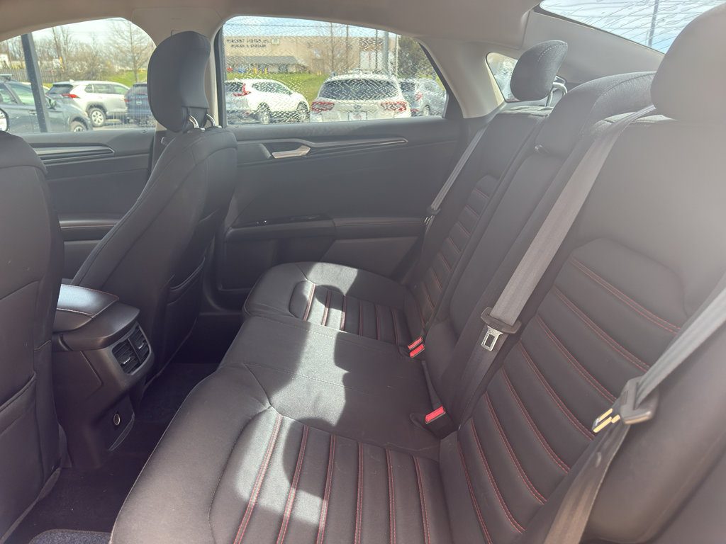 Used 2013 Ford Fusion SE image 10