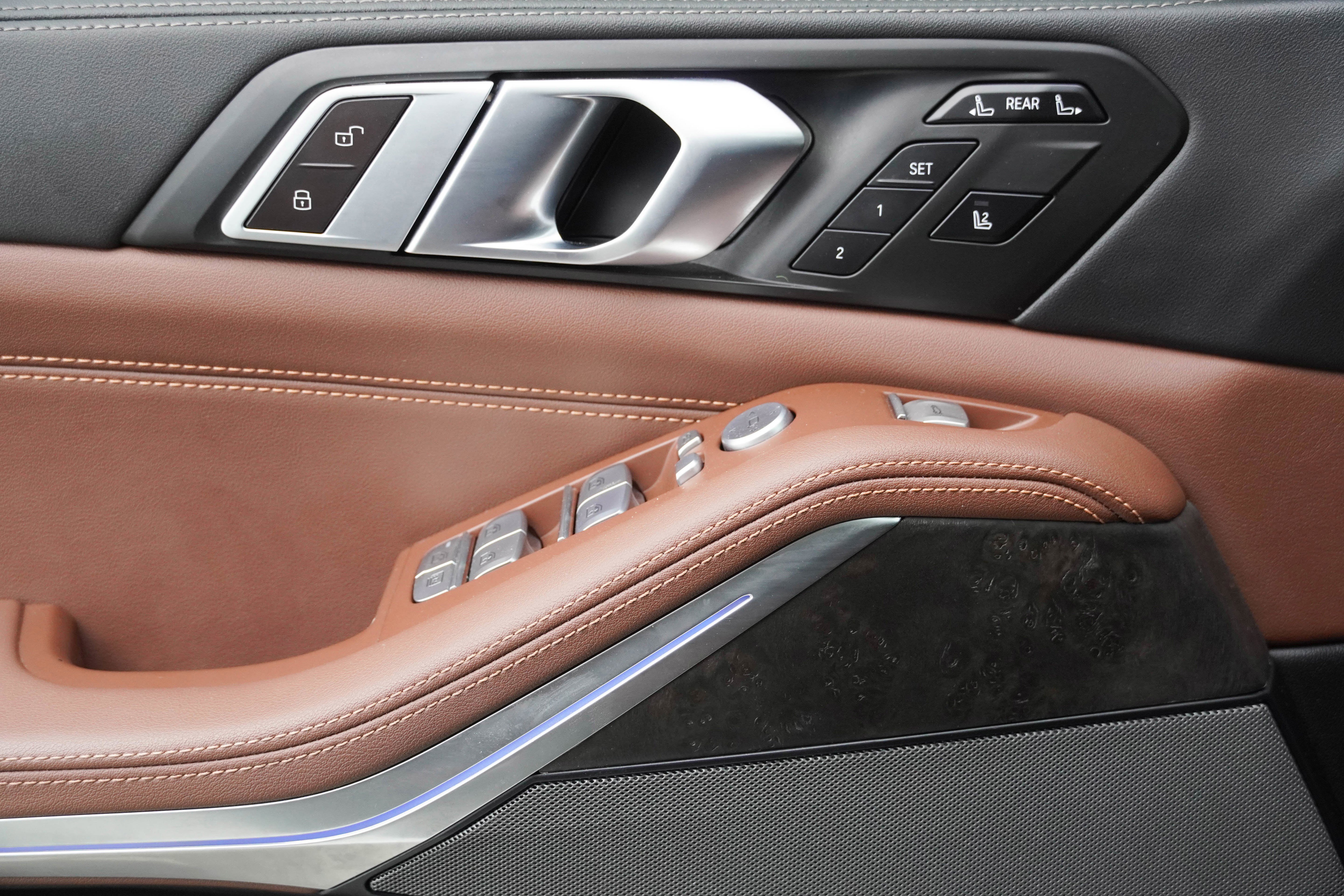 Certified 2024 BMW X7 xDrive40i w/ Premium Package image 15