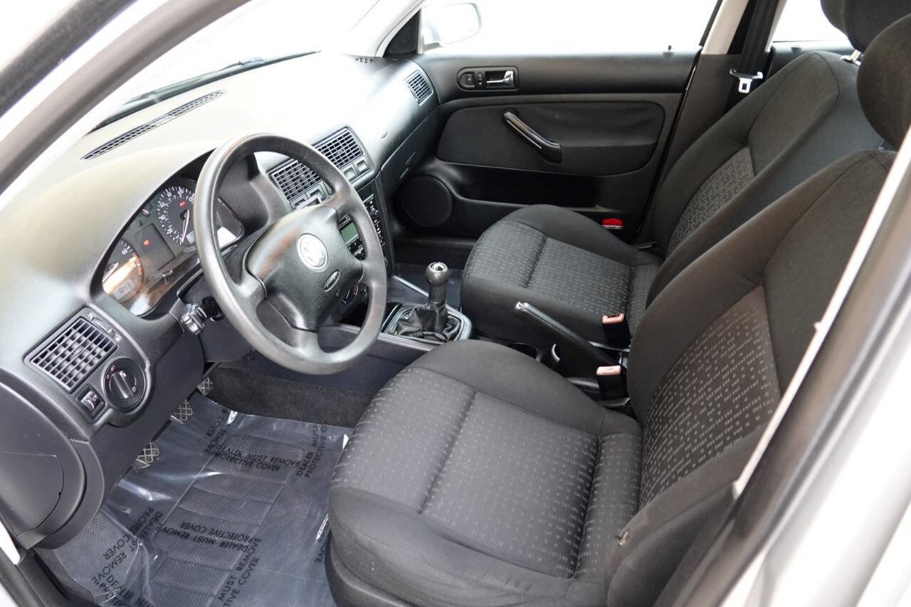 Used 2005 Volkswagen Golf GL image 4