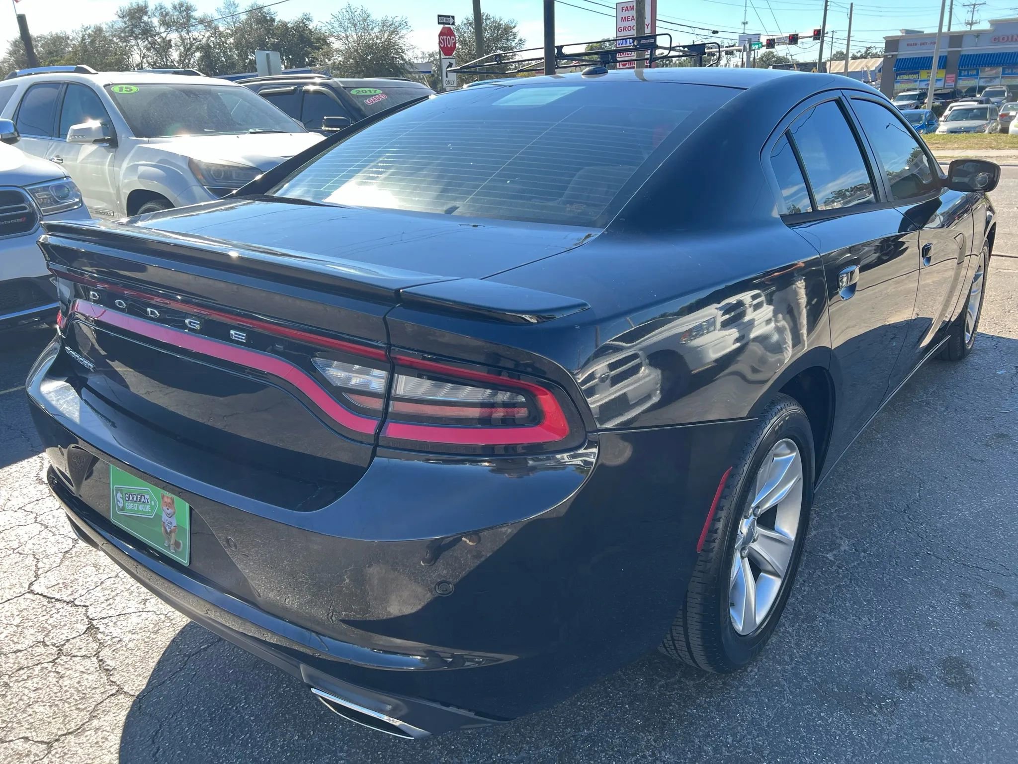 Used 2015 Dodge Charger SE w/ Sport Appearance Group RWD image 5