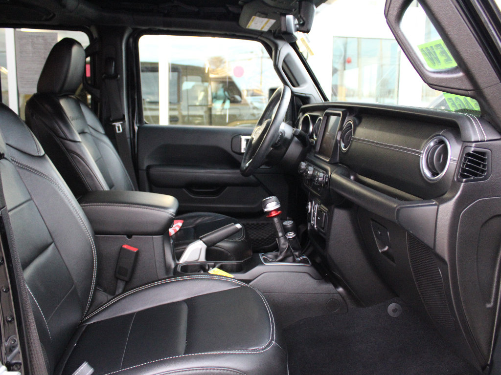 Used 2018 Jeep Wrangler Unlimited Sahara image 11