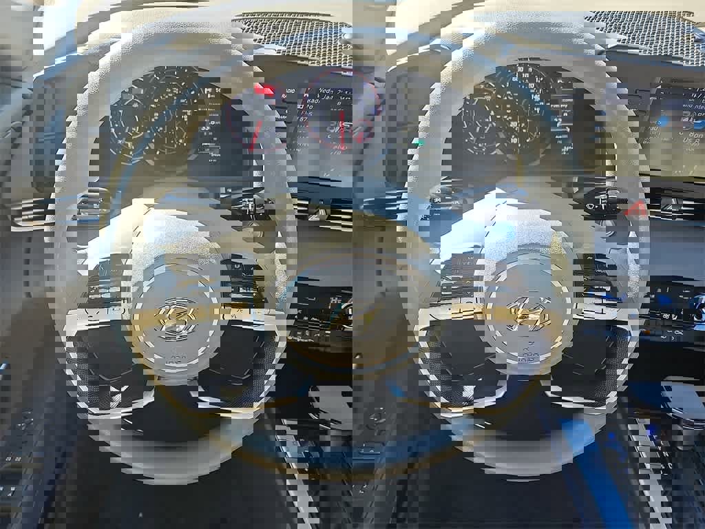 Used 2021 Hyundai Elantra SEL image 13