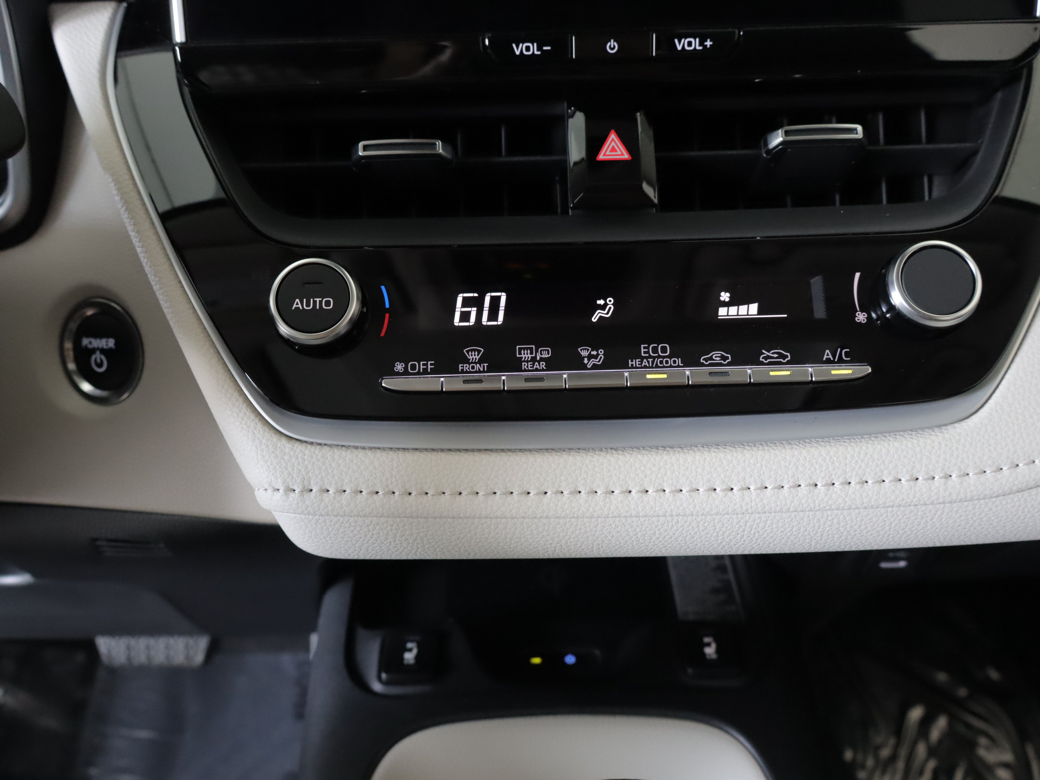 Used 2025 Toyota Corolla XLE FWD image 17