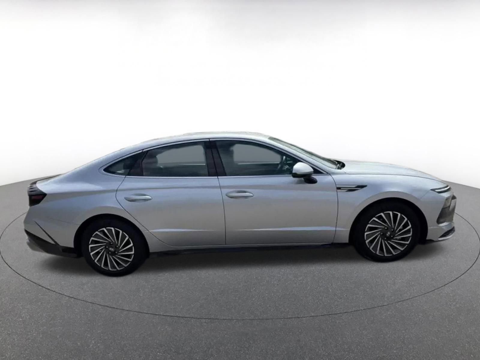 Used 2025 Hyundai Sonata SEL FWD image 16