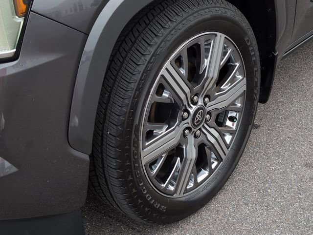 Used 2025 Toyota Sequoia Capstone image 36