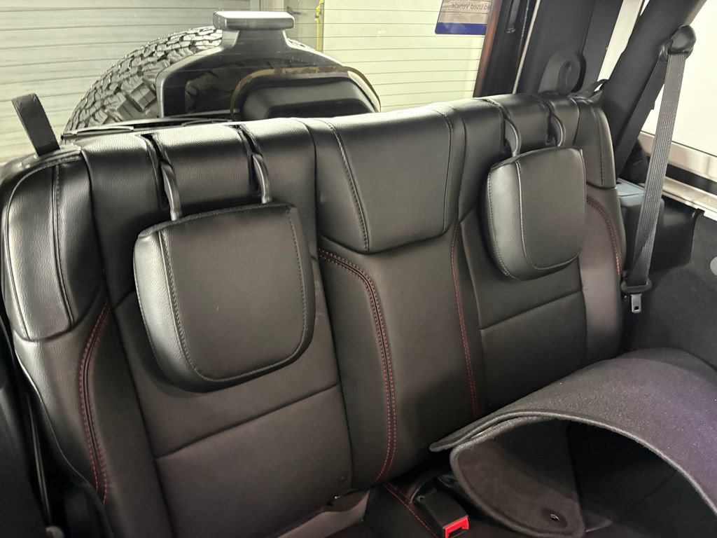 Used 2021 Jeep Wrangler Rubicon AWD/4WD image 29