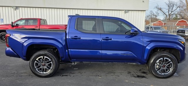 Used 2025 Toyota Tacoma SR5 image 6