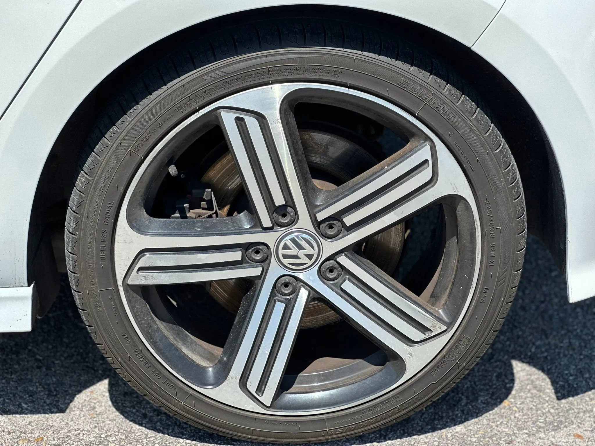 Used 2016 Volkswagen Golf R 4-Door AWD/4WD image 26