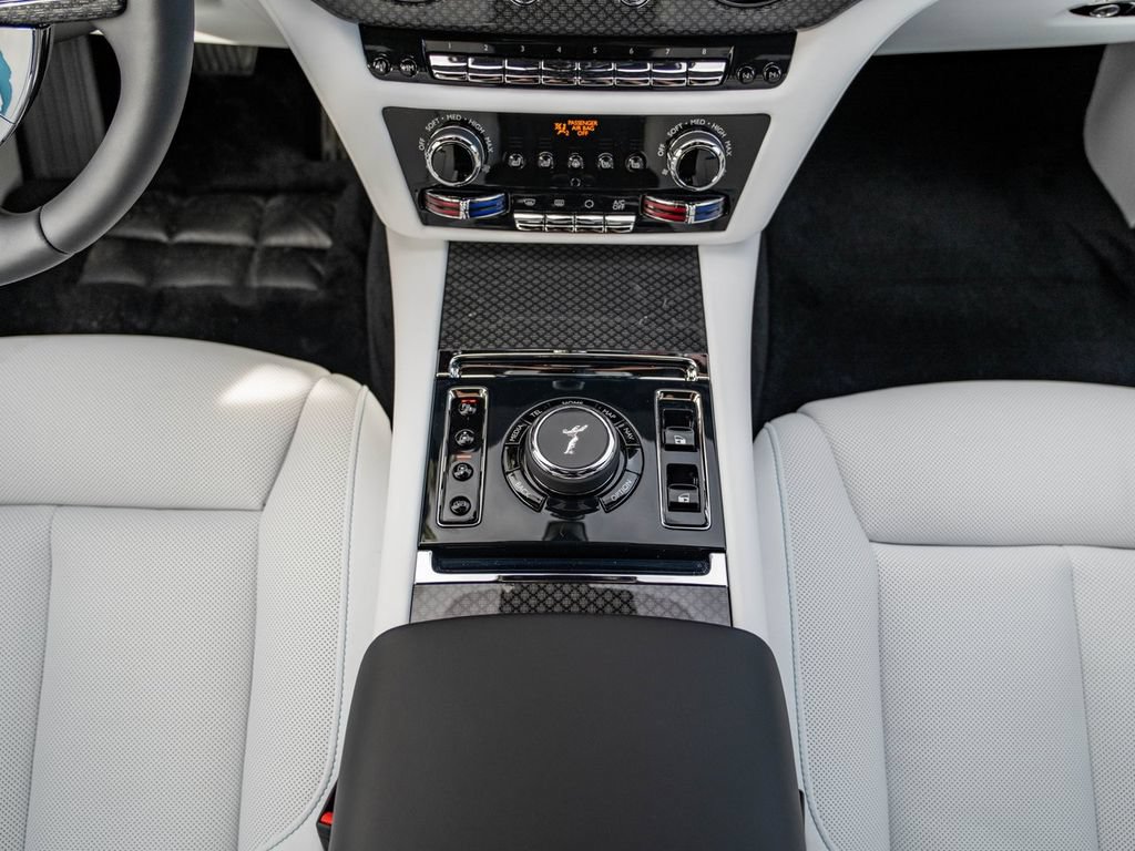 New 2026 Rolls-Royce Ghost Black Badge AWD/4WD image 43