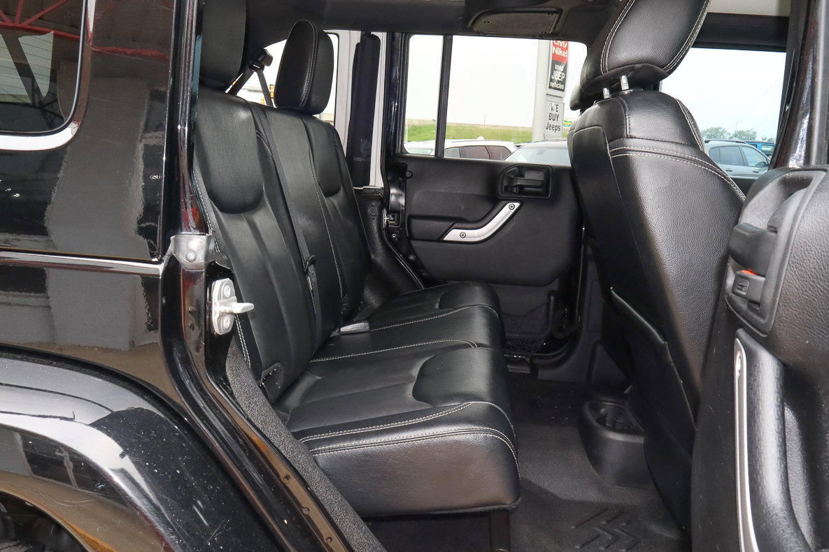 Used 2017 Jeep Wrangler Unlimited Rubicon image 32