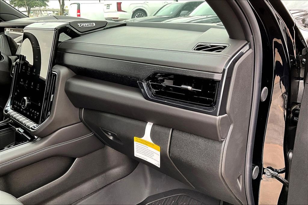 New 2026 GMC Yukon AT4 Ultimate w/ LPO, Floor Liner Package AWD/4WD image 10