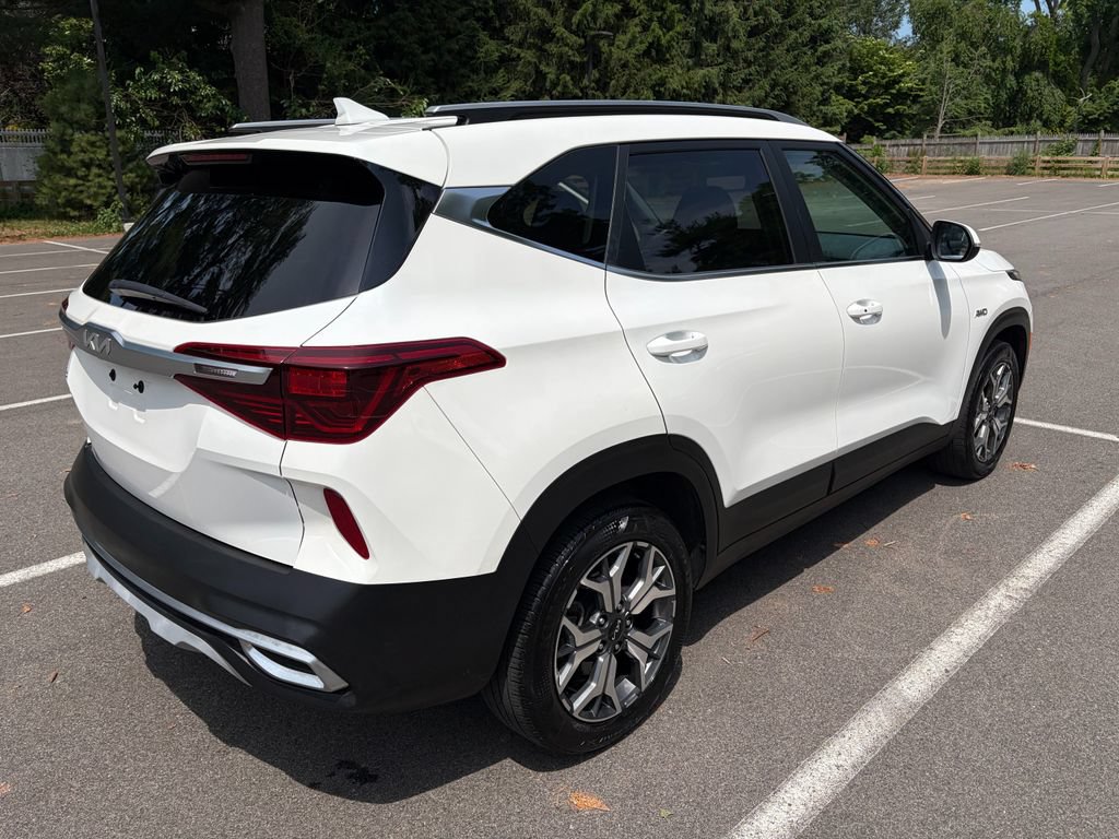 Used 2023 Kia Seltos EX AWD/4WD image 10