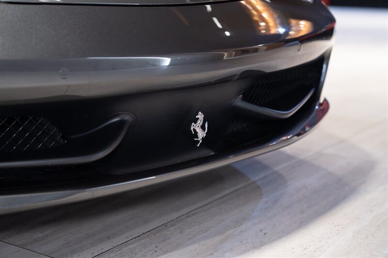 Used 2015 Ferrari 458 Italia Coupe RWD image 26