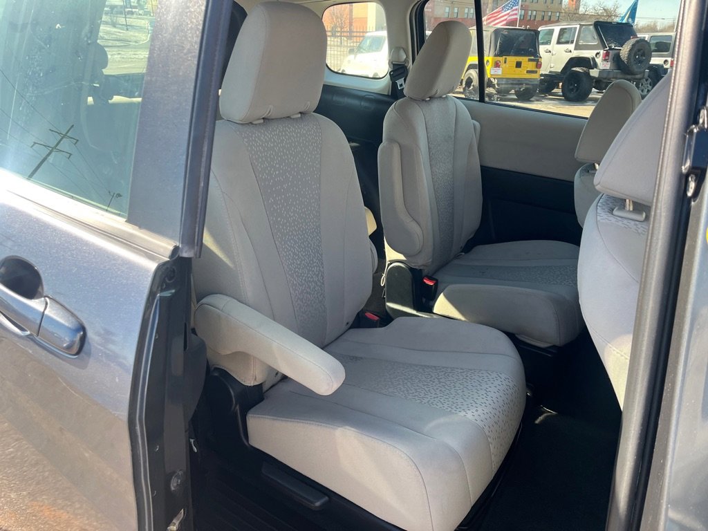 Used 2012 MAZDA MAZDA5 Touring image 21