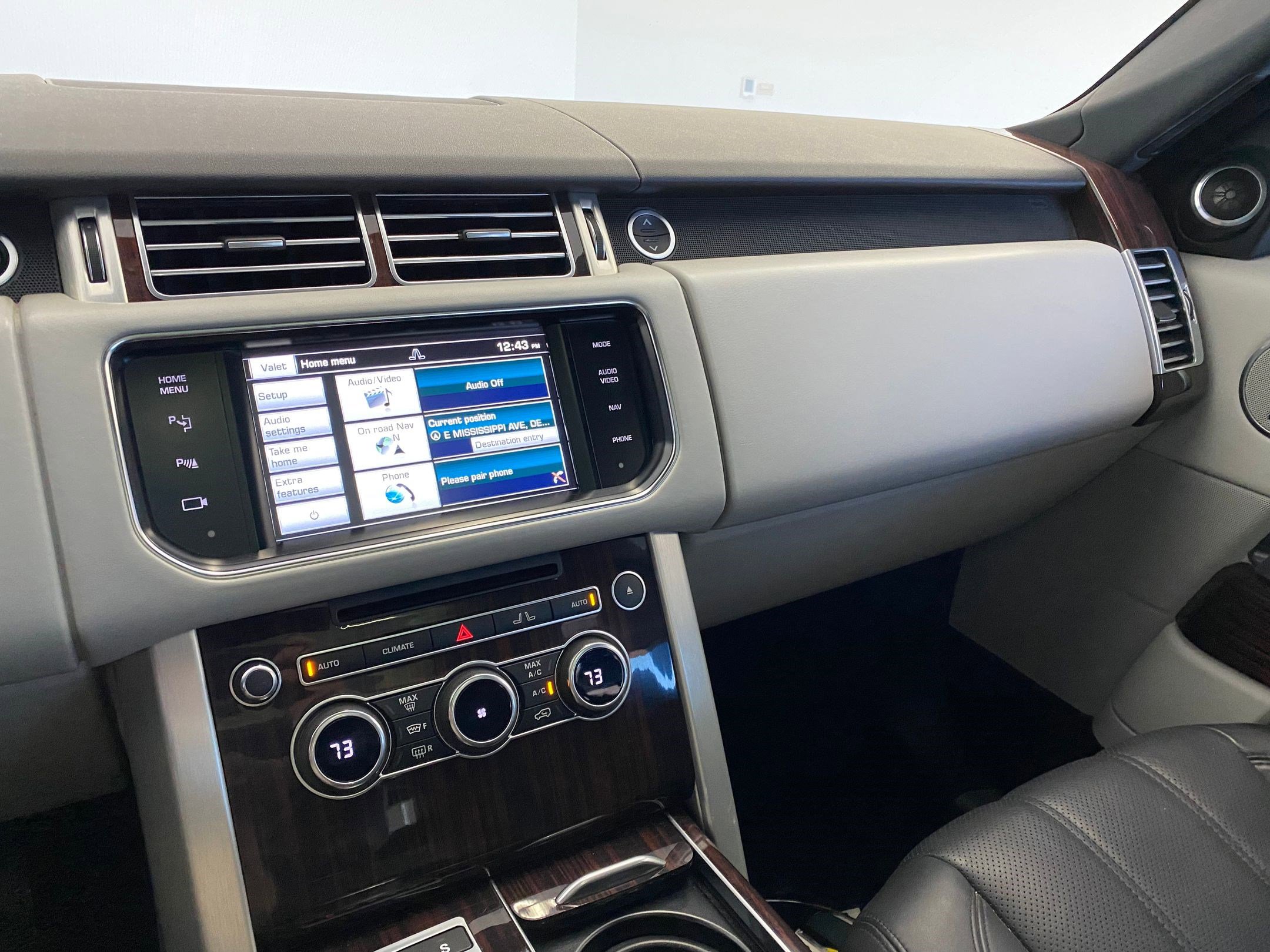 Used 2014 Land Rover Range Rover HSE image 26