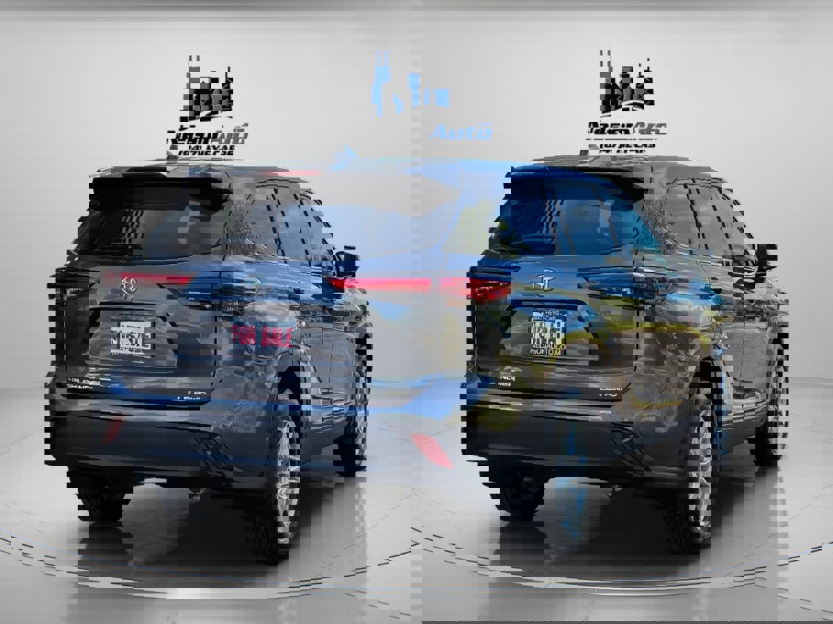 Used 2021 Toyota Highlander LE image 4