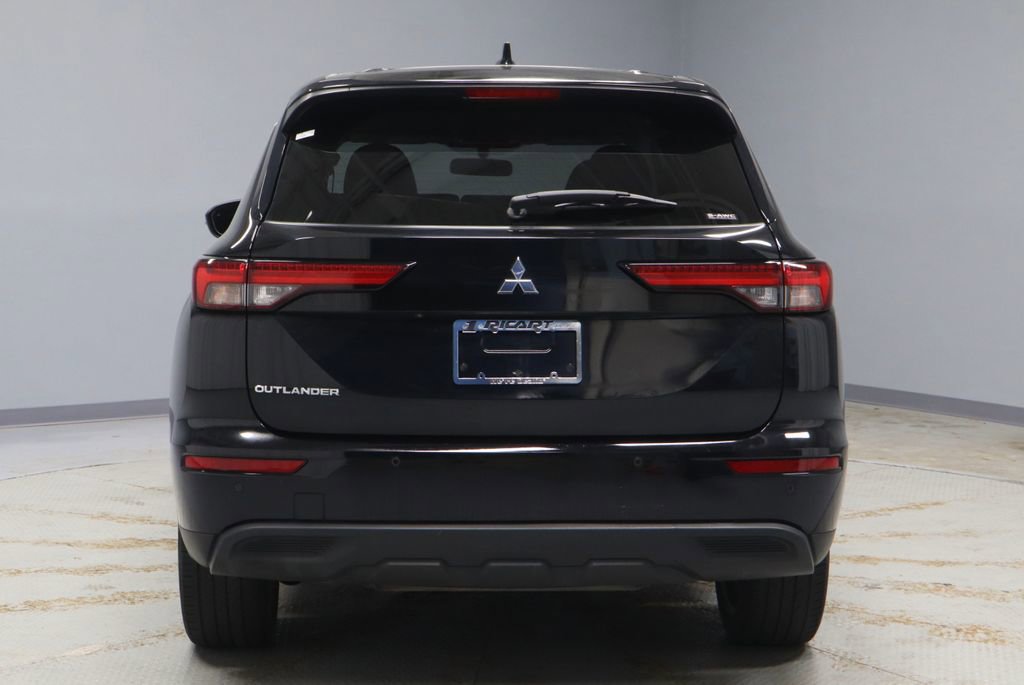 Used 2022 Mitsubishi Outlander ES image 9