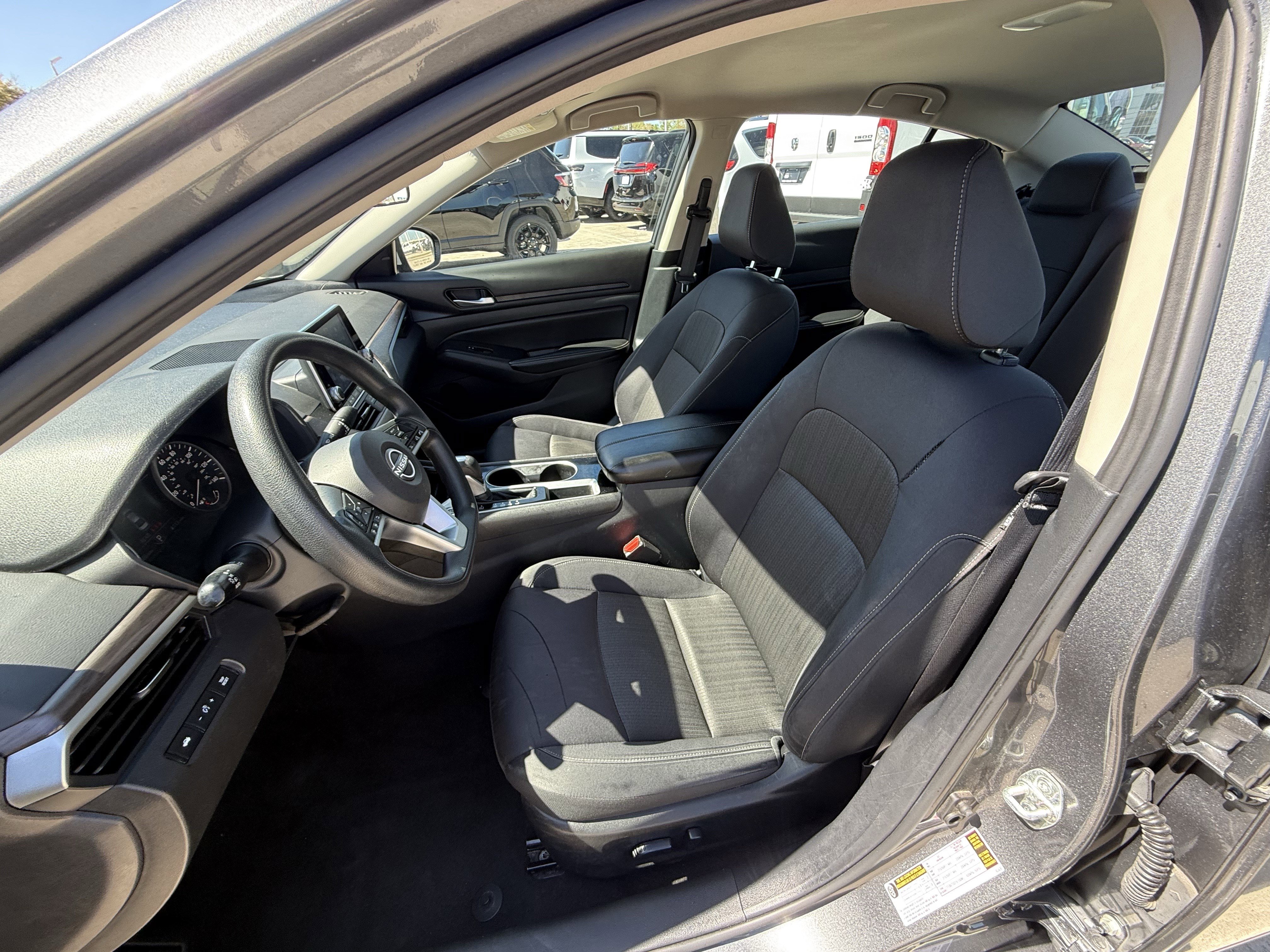 Used 2024 Nissan Altima 2.5 SV image 27