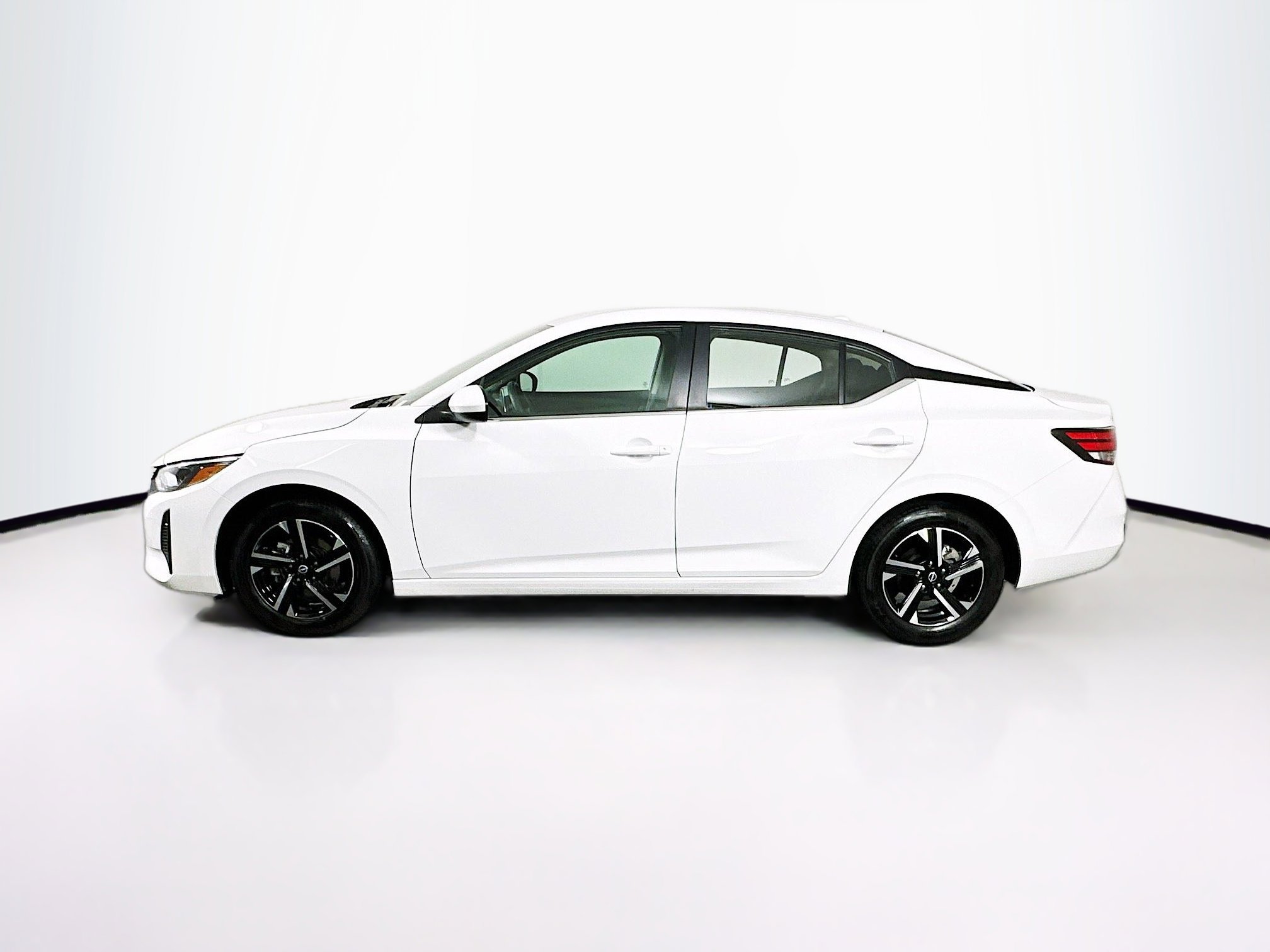 Used 2024 Nissan Sentra SV image 4