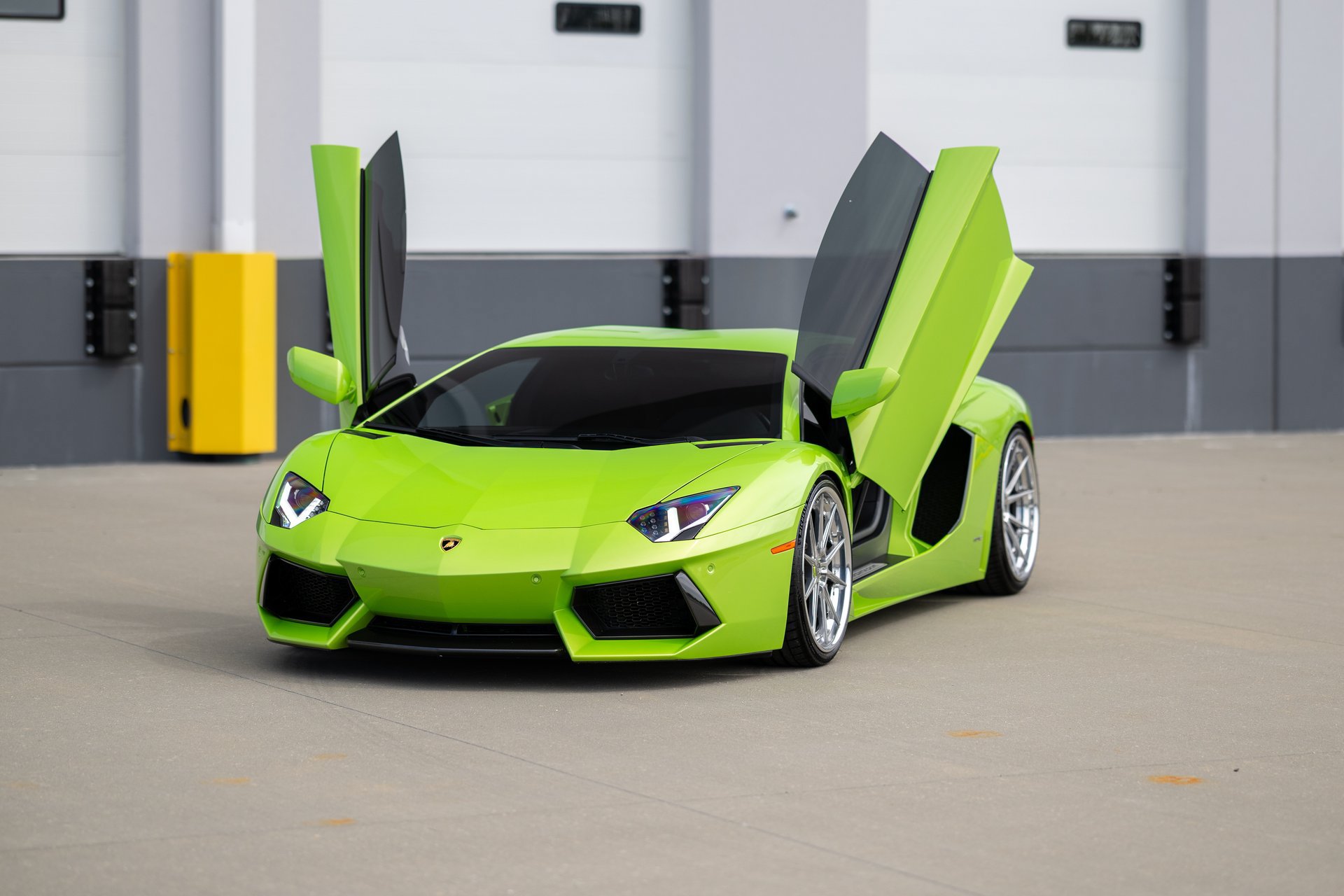Used 2013 Lamborghini Aventador LP 700-4 AWD/4WD image 2