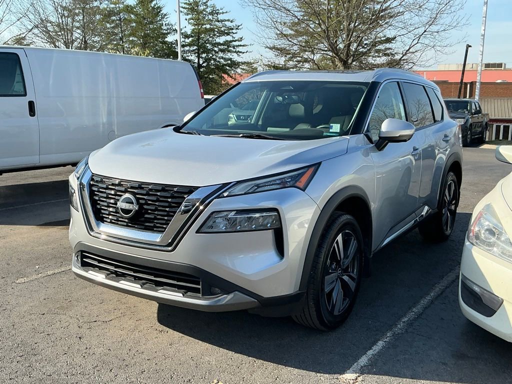 Used 2022 Nissan Rogue SL image 2