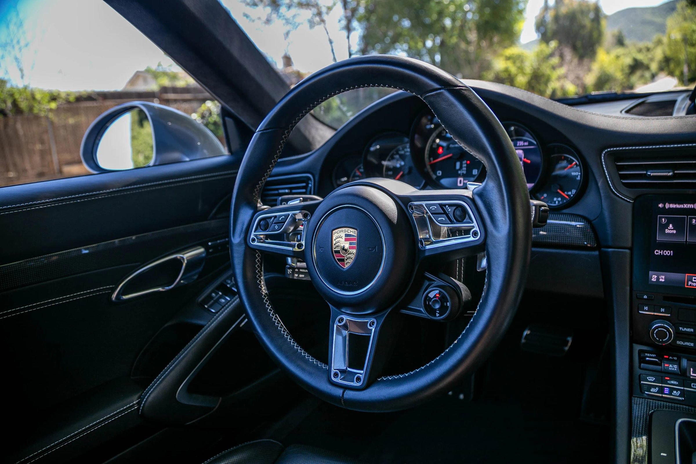 Used 2018 Porsche 911 Turbo S image 23