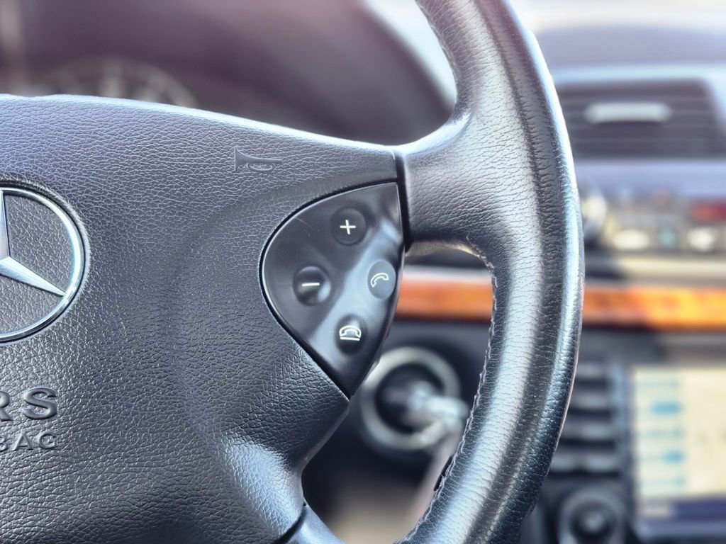 Used 2004 Mercedes-Benz E 500 4MATIC Sedan image 27